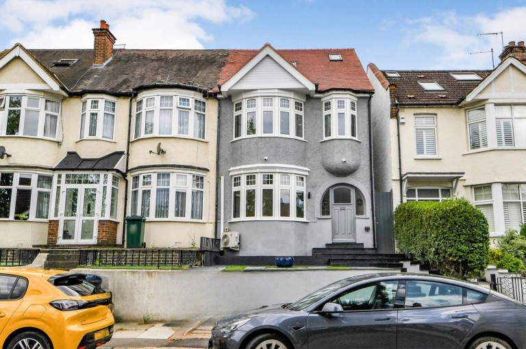 Woodlands Avenue, Finchley N3