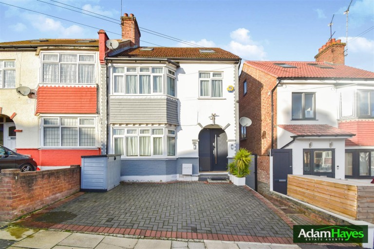 Fernwood Crescent, Whetstone, N20