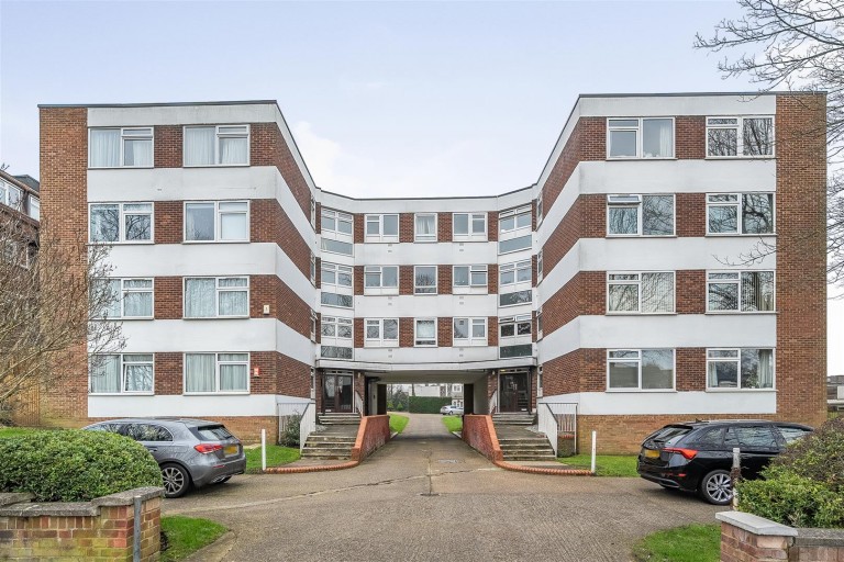 Moss Hall Grove, North Finchley, N12