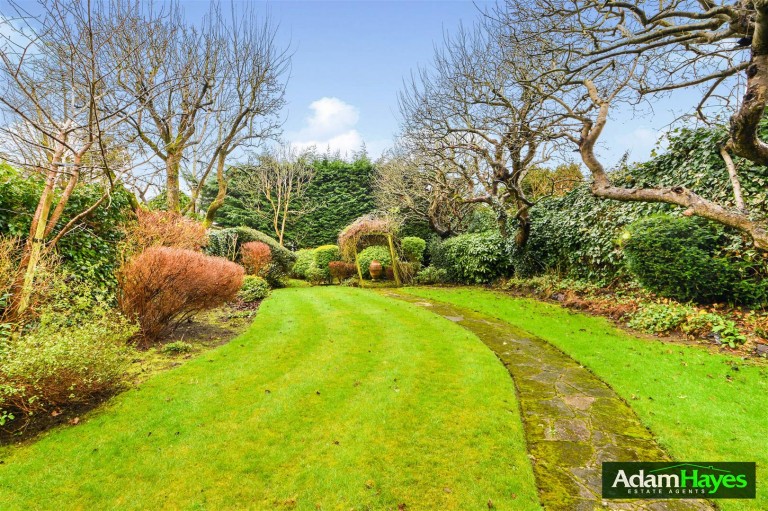 Arden Road, Finchley Central, N3